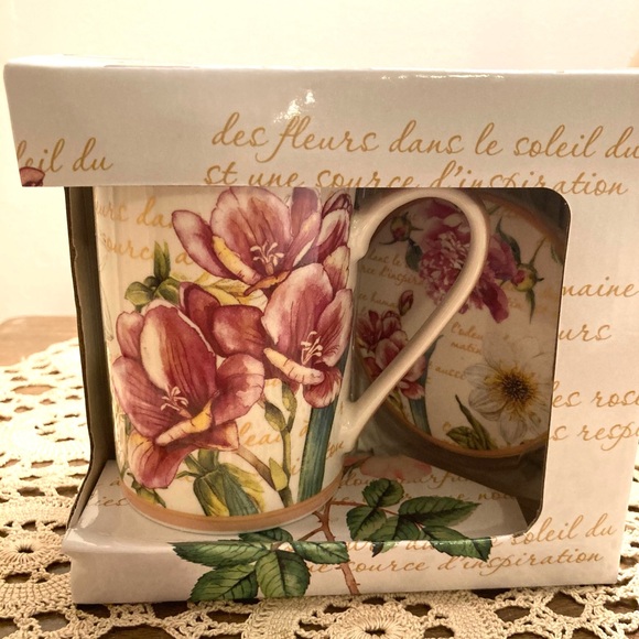 Cups with Lid. Beautiful - Picture 2 of 8